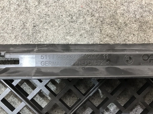新品! X1シリーズ E84 2013-2015 純正 フロントバンパーグリル 51112990368 BMW(104180)