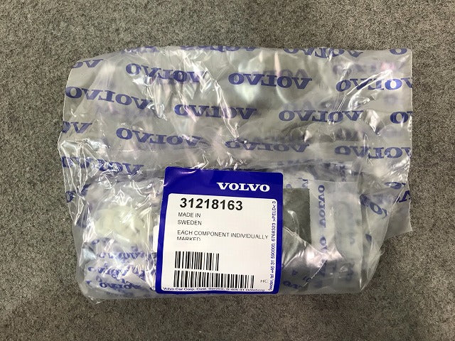 新品! V50 MB系 2004-2012 純正 右リアドア 31335470 V31335470 素地 ボルボ(107692)