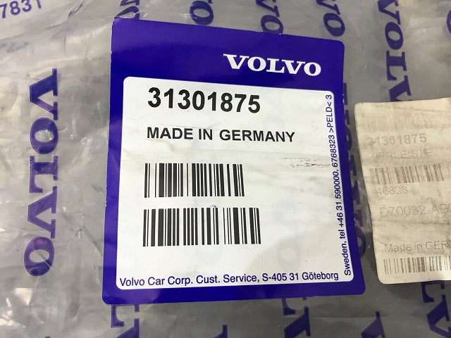 新品! V70/XC70/S80 BB系 2008-2015 純正 右フロントドアアッパーモール 31301875 V 31301875 ボルボ(107877)