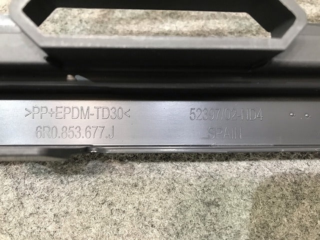 新品! ポロ/POLO 6R系 2015~2018 純正 フロントグリル 6R0.853.677.J 6R0853677J9B9 素地 フォルクスワーゲン(108600)