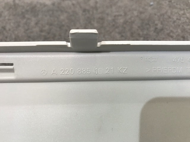 新品! Sクラス W220 1998年~2005年 純正 右リアバンパーモール A 220 885 10 21 KZ 22088510219960 白 メルセデスベンツ(108680)