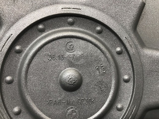 【新品】新品! 3シリーズ E46 純正 ホイールキャップ 1枚のみ 36.13-6768642 36136768642 BMW(109488)