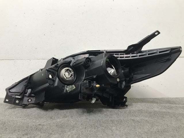 プレマシー CREW/CR3W 純正 後期 右ヘッドライト/ランプ キセノン HID レベライザー STANLEY P7696R マツダ(109580)