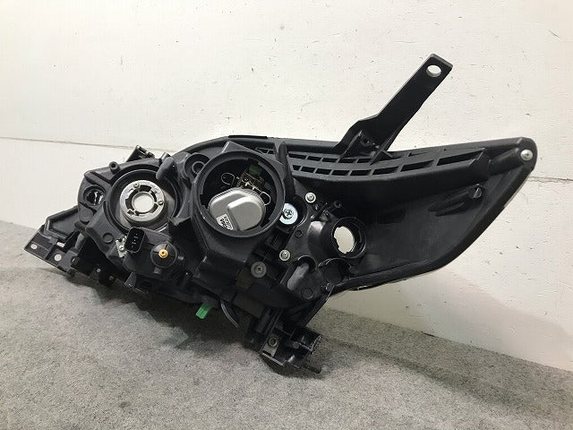 プレマシー CREW/CR3W 純正 後期 右ヘッドライト/ランプ キセノン HID AFS無 レベライザー STANLEY P7696 マツダ(109881)