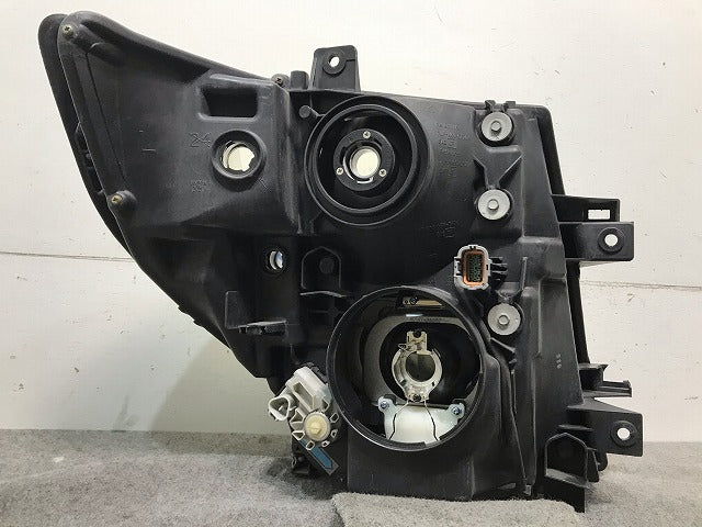 エルグランド E51 純正 左ヘッドライト/ランプ レベライザー キセノン HID KOITO 100-24852 日産(109931)
