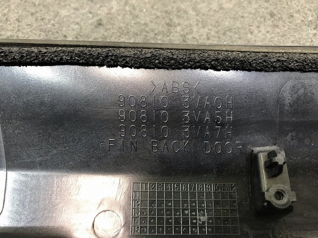 ノート E12/HE12/NE12/SNE12 純正 リアガーニッシュ フィニッシャー 90810 3VA0H/3VA5H/3VA7H ダークメタルグレーM カラーNo.KAD(113171)
