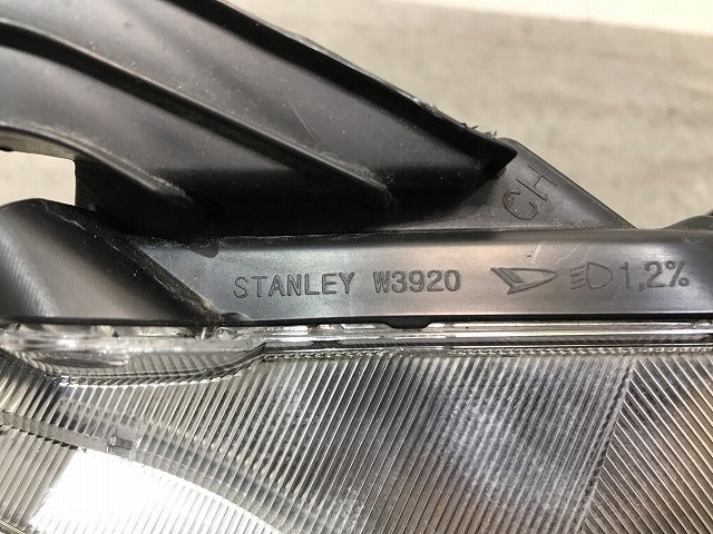 ルーミー/ジャスティ M900A/M910A/M900F/M910F 純正 前期 右ヘッドライト ハロゲン レベライザー STANLEY W3920 81130-B1210 (115781)