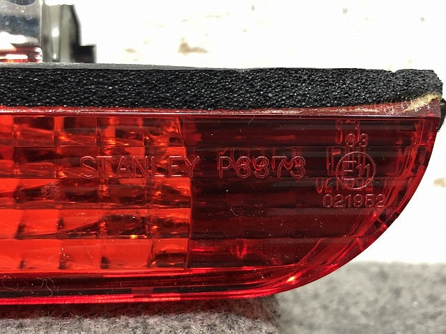 美品! アクセラスポーツ BL5FW/BLFFW/BLEAW 純正 ハロゲン ハイマウント ストップランプ STANLEY P6373 マツダ (116613)