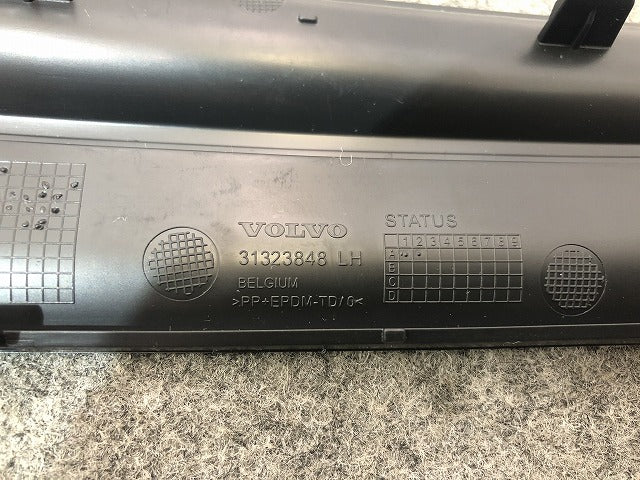 新品! S60/V60 FB系/2011-2018 純正 右フロントバンパーグリル 31323848 31323848 素地 ボルボ/VOLVO (116847)