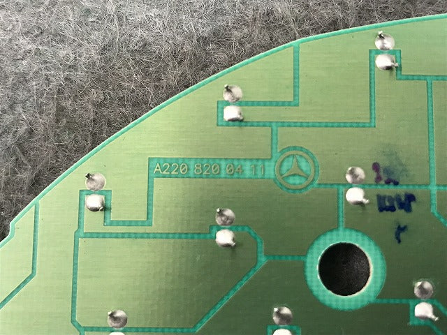新品! Sクラス/W220/1998-2005 純正 右テールランプ LED プレートのみ A220 820 04 11/2208200411 メルセデスベンツ (117027)