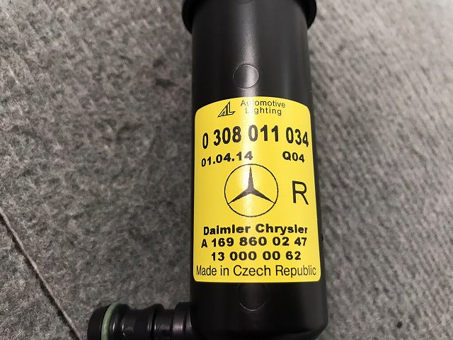 新品 Aクラス/W169/2004-2013 純正 右フロントウォッシャーノズル 0 308 011 034/A 169 860 02 47/1698600247 (117029)