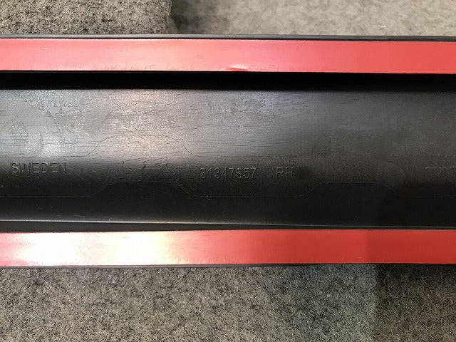 新品! XC90/CB 系/2003-2015 純正 右リア ドアモール/ペイント用 31347657 V 39823082 ボルボ (117150)