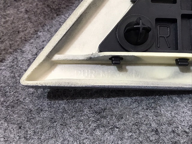 新品! Cクラス/W203/2000-2007 純正 右リア フェンダー モール A203 690 5662 20369054629744 シルバー メルセデスベンツ (117246)