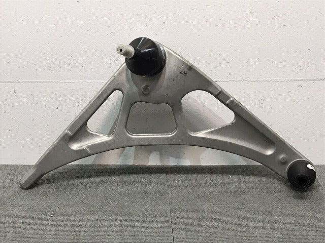 新品! 3シリーズ/E46/2000-2006 社外 右フロント ロアアーム 31122229454 BMW (117574)