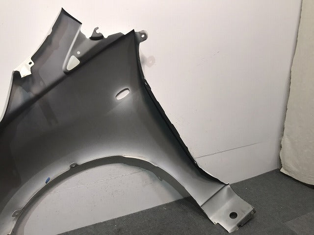 プレマシー PREMACY/CREW/CR3W 純正 右フロントフェンダー C235-52-111C クリスタルホワイトパールマイカ カラーNo.34K マツダ (121302)