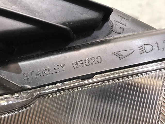 ルーミー/ジャスティ/M900/M910 純正 前期 右ヘッドライト ハロゲン レベライザー W3920 トヨタ (122794)