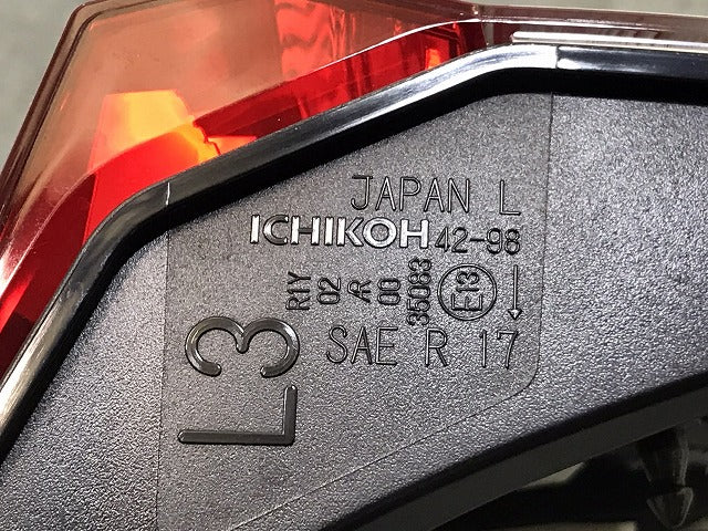 RAV4 ラブ4 ラヴ4/MXAA52/MXAA54/AXAH52/AXAH54 純正 左テールランプ/ライト/レンズ ハロゲン 刻印L3 ICHIKOH 42-98 81581-42151(123283)