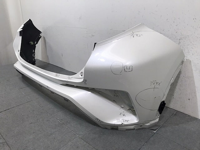 C-HR/CHR ZYX10/ZYX11/NGX50/NGX10 純正 リアバンパー 52159-10300 ホワイト トヨタ(123993)