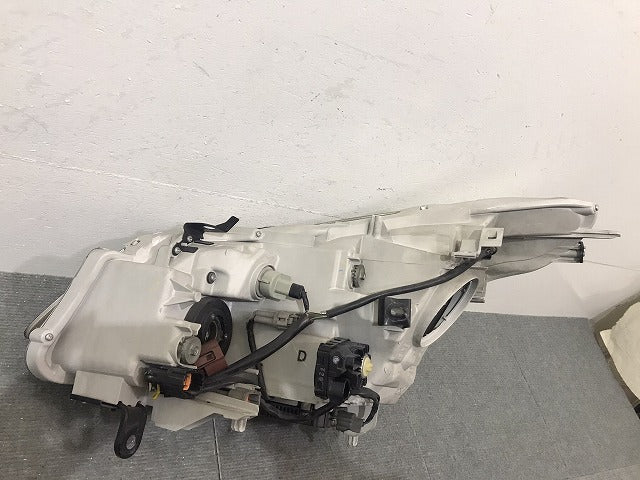 スカイライン/セダン V36/KV36/NV36/PV36 純正 前期 右ヘッドライト/ランプ キセノン HID AFS付 レベライザー バラスト KOITO 100-63864 日産(124236)