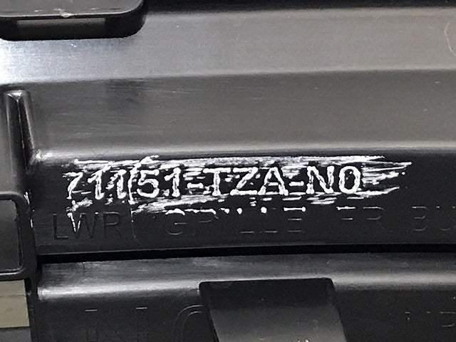 新車取り外し!フィット GR系 純正 後期 フロントグリル/ラジエーターグリル 71151-TZA-N0 素地 ホンダ(125590)