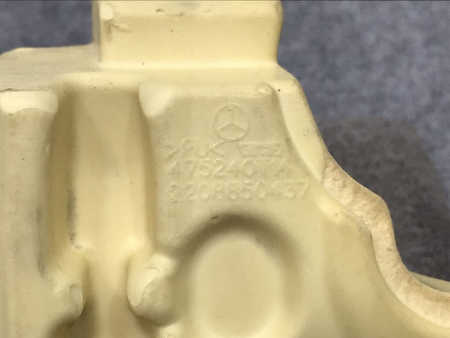 新品!Sクラス W220/1998年~2003年 純正 フロント バンパーエネルギー 220 885 04 37 2208850437 メルセデスベンツ(126153)