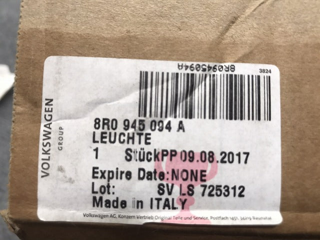 新品!Q5 8R系 純正 前期 右 テールランプ/ライト/レンズ LED 8R0.945.094 A 8R0945094A アウディ(126206)