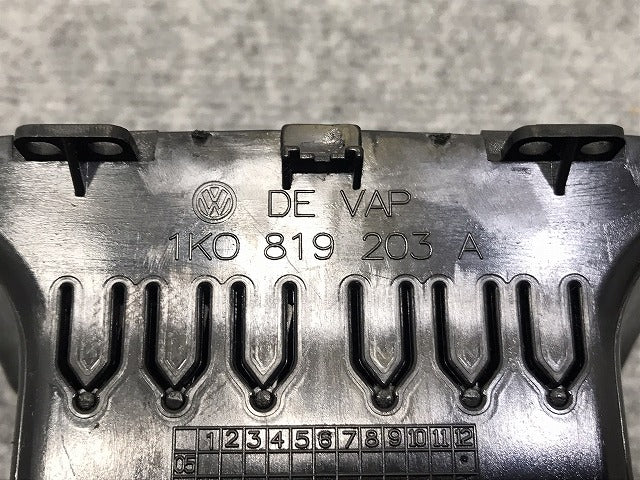 新品!ジェッタ/ゴルフ 1K/2004~2010 純正 エアコン吹き出し口 1K0 819 203 A 1K0819203A71N フォルクスワーゲン(126241)