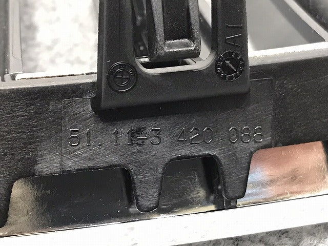 新品!X3シリーズ E83/2006-2011 純正 右 フロント グリル 51113420088 51113420092 BMW(126251)