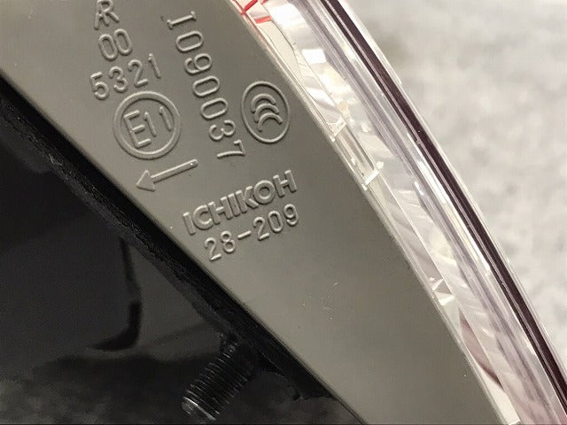 エスティマ/2型/3型 50系/ACR50W/ACR55W/GSR50W/GSR55W 純正 中期 左 テール/フィニッシャーランプ ハロゲン 28-209 81591-28262(130141)