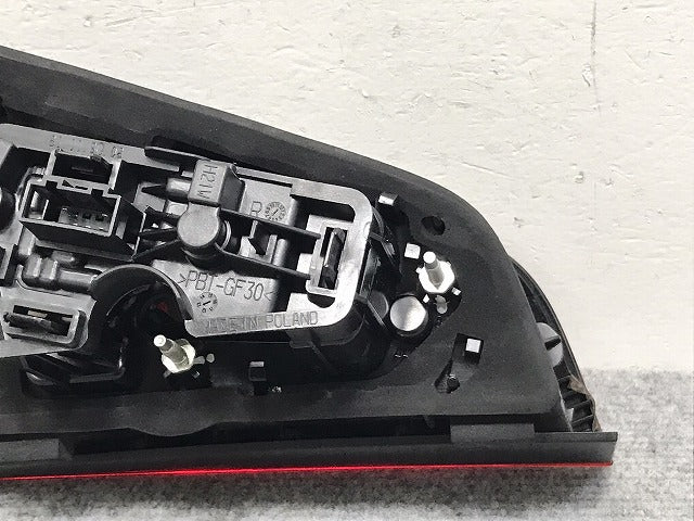 S3 スポーツバック 8V/2013-2016 純正 前期 右テールランプ/フィニッシャーランプ/内側 LED AL 8V4 945 094 A/8V4945094A アウディ(130160)