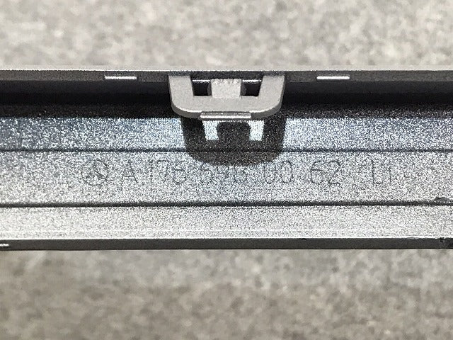 新品!Aクラス W176 AMG 純正 前期 左サイドステップ スカート シルモール A 176 698 00 62 A1766980062 シルバー メルセデスベンツ(130821)