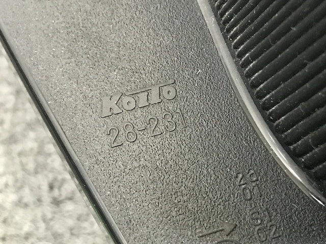 ノア/エスクァイア 80系/ZWR80G/ZRR80G/ZRR85G/ZRR80W/ZRR85W 純正 前期 右 テールランプ/ライト/レンズ LED KOITO 28-231 トヨタ(133073)