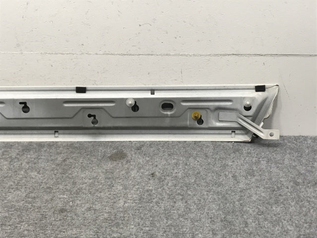 セレナ/ハイウェイスター C26/FPC26/NC26/FNPC26/HC26/HFC26/FNC26 純正 右 スライドドア レールカバー ブリリアントホワイトパール QAB 日産(133218)