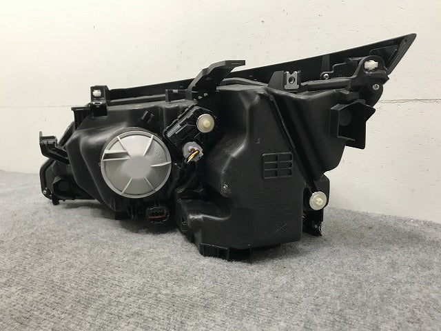 セレナ/ハイウェイスター/S/X/G/XV C27/GC/GFC/GNC/GFNC/HFC/HC 純正 前期 右ヘッドライト LED レベ付 100-23721 26010-5TF5A(133999)
