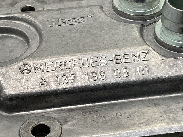 新品!Sクラス/CL W220/C215 W215 純正 エンジンオイルクーラー A 137 188 05 01 1371880501 メルセデスベンツ(134679)