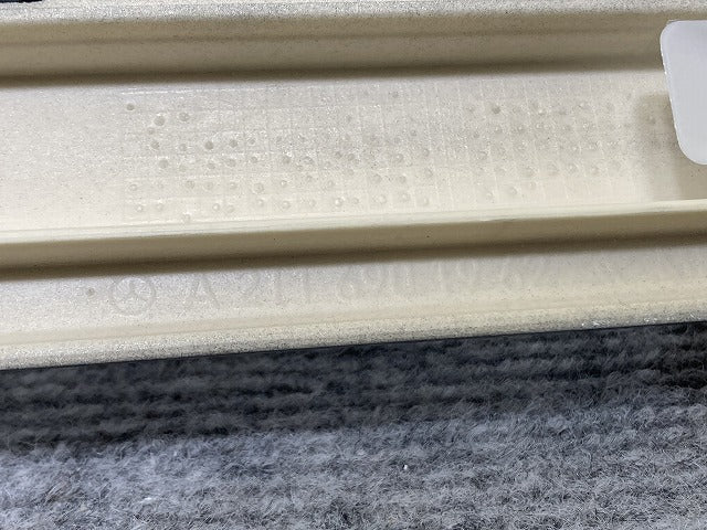 新品!Eクラス W211 純正 左 フロント ドアモール/プロテクター A 211 690 19 62 21169019629744 シルバー メルセデスベンツ(134698)