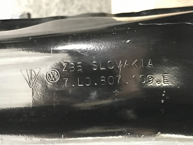 新品!トゥアレグ 7L系 純正 フロント バンパー ホースメント 7.L0.807.109.E 7L0807109E フォルクスワーゲン(134919)