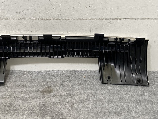 新品!A6(C5)オールロードクワトロ 4B系 純正 リア バンパーガード/アンダーカバー 4Z7 807 835 B 4Z7807835B シルバー アウディ(134980)