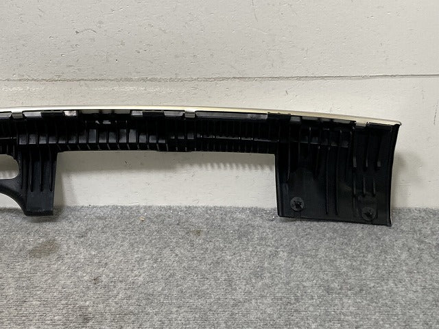 新品!A6(C5)オールロードクワトロ 4B系 純正 リア バンパーガード/アンダーカバー 4Z7807835B シルバー アウディ(134982)