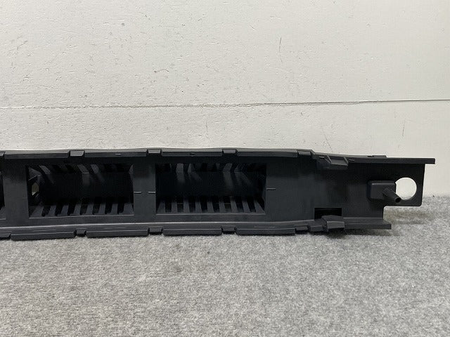 新品!XC70 BB系 純正 フロント バンパー ホースメント 30678674 V30678674 ボルボ(135134)