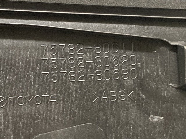 新車取り外し!クラウン/クロスオーバー TZSH35/AZSH35 純正 左 フロント サイド ドア ガーニッシュ 75732-30611 ブラック ソリッド トヨタ(135728)