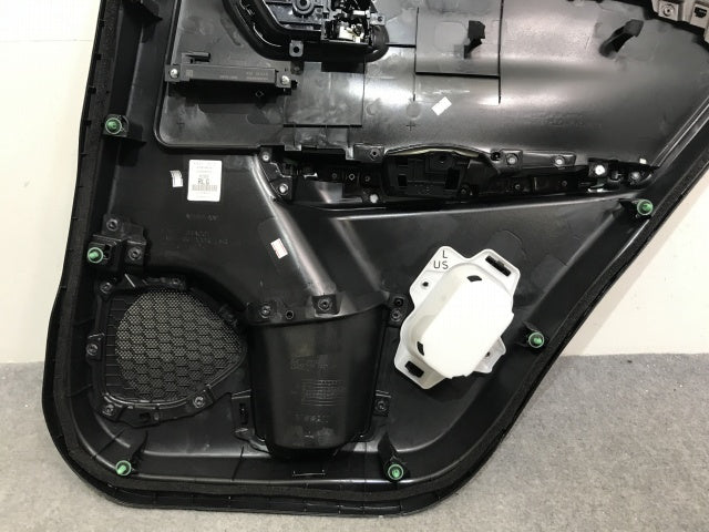 エクストレイル/X-TRAIL T33/SNT33 純正 左 リア ドア トリム 82977 6RA001 日産(136739)