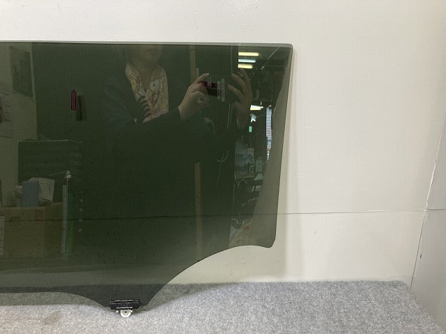 新車外し!アルファード/ヴェルファイア 40/AGH40/AGH45 TAHA40W/TAHA45W AAHH40W/AAHH45W 純正 左スライドドアガラス 68104-V2010(138173)