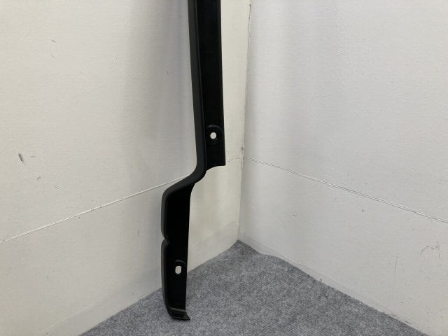 新品!ギガ 大型 2代目 2015- 10t 純正 右 フロント バンパー エンドカバー 素地 いすゞ(138801)