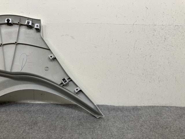 新車取り外し!ギガ 大型 2代目 2015- 10t 純正 左 フロント フェンダー ホワイト ソリッド いすゞ(138849)