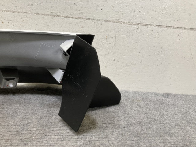 新車取り外し!ギガ 大型 2代目 2015- 10t 純正 右 アッパー フロント コーナーパネル/コーナーカバー ホワイト ソリッド いすゞ(138855)