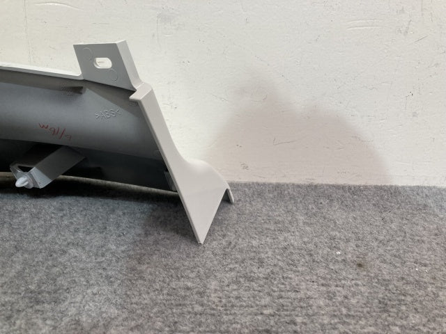 新車取り外し!ギガ 大型 2代目 2015- 10t 純正 左 アッパー フロント コーナーパネル/コーナーカバー ホワイト ソリッド いすゞ(138857)