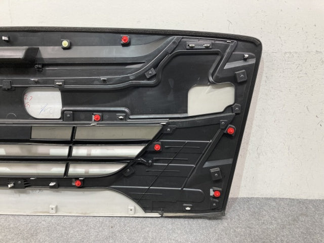 新車取り外し!ギガ 大型 2代目 2015- 10t 純正 フロント グリル/ラジエーターグリル ホワイト ソリッド いすゞ(138944)