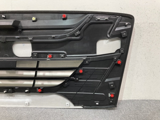 新車取り外し!ギガ 大型 2代目 2015- 10t 純正 フロント グリル/ラジエーターグリル ホワイト ソリッド いすゞ(138953)