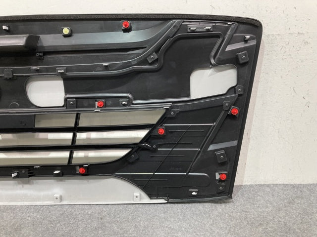 新車取り外し!ギガ 大型 2代目 2015- 10t 純正 フロント グリル/ラジエーターグリル ホワイト ソリッド いすゞ(138957)